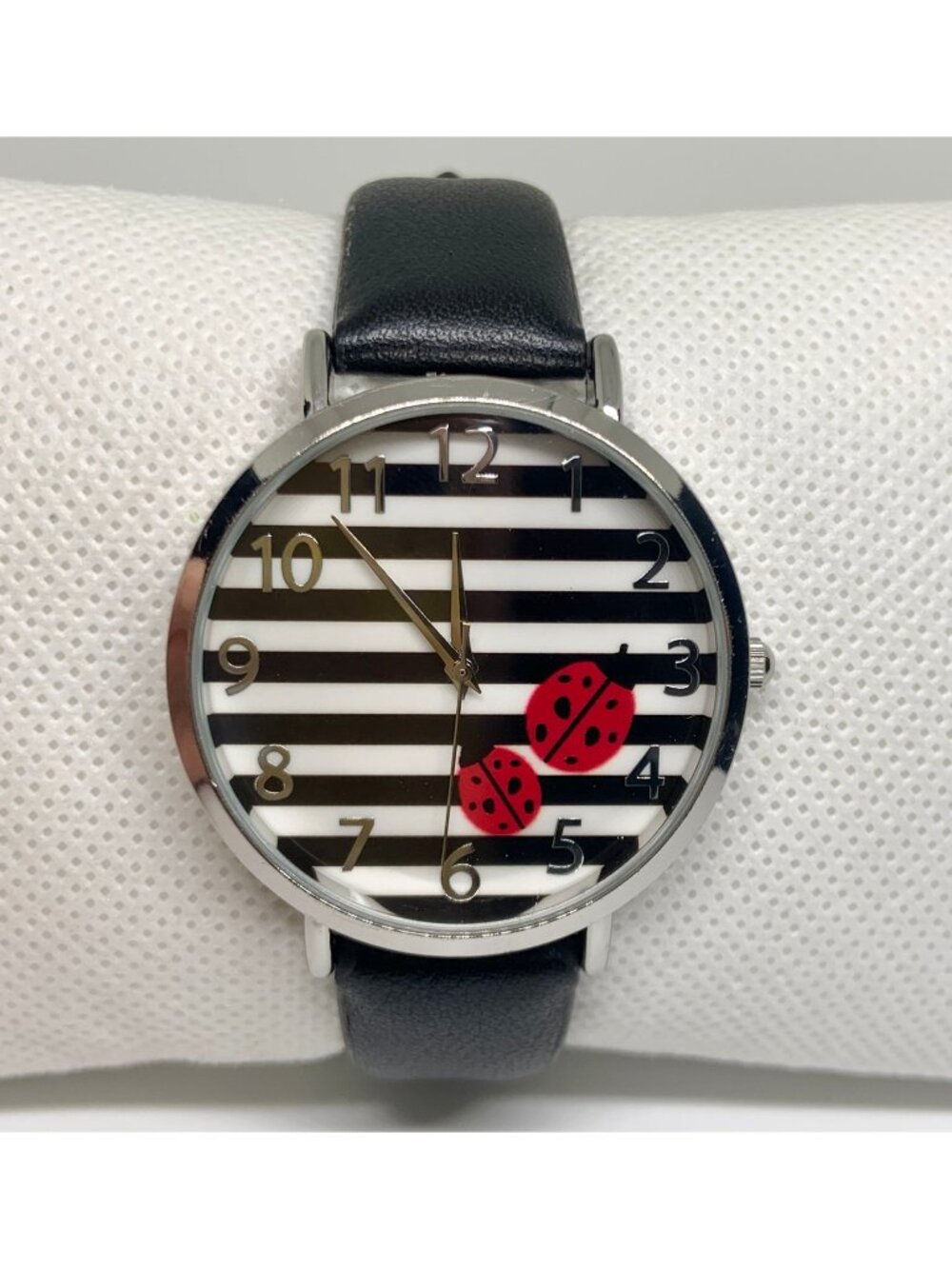 Women’s quartz watch ladybug dial SilverTone 36mm black leather running